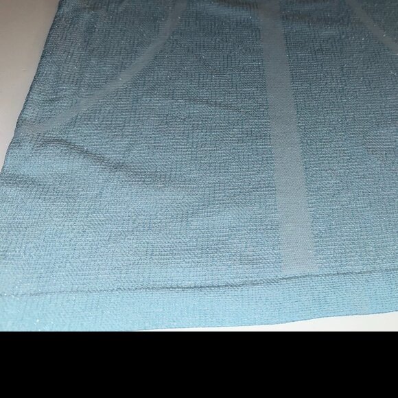 Lululemon Swifty Tech Sparkle Short Sleeve Crew Size 6 - Powder Blue with Silver - Picture 9 of 16